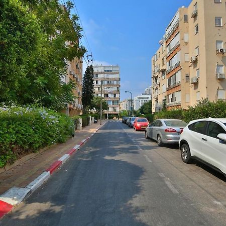 City Center Luxury Apartment In Netanya Esterno foto
