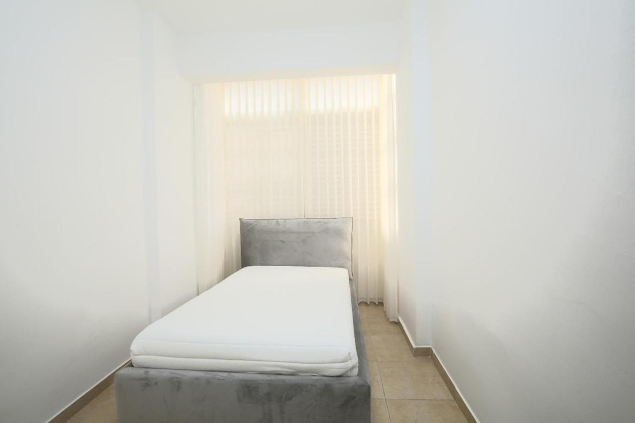 City Center Luxury Apartment In Netanya Esterno foto