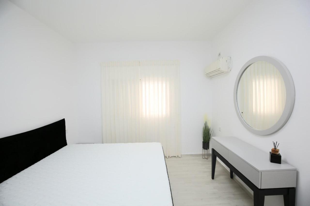 City Center Luxury Apartment In Netanya Esterno foto