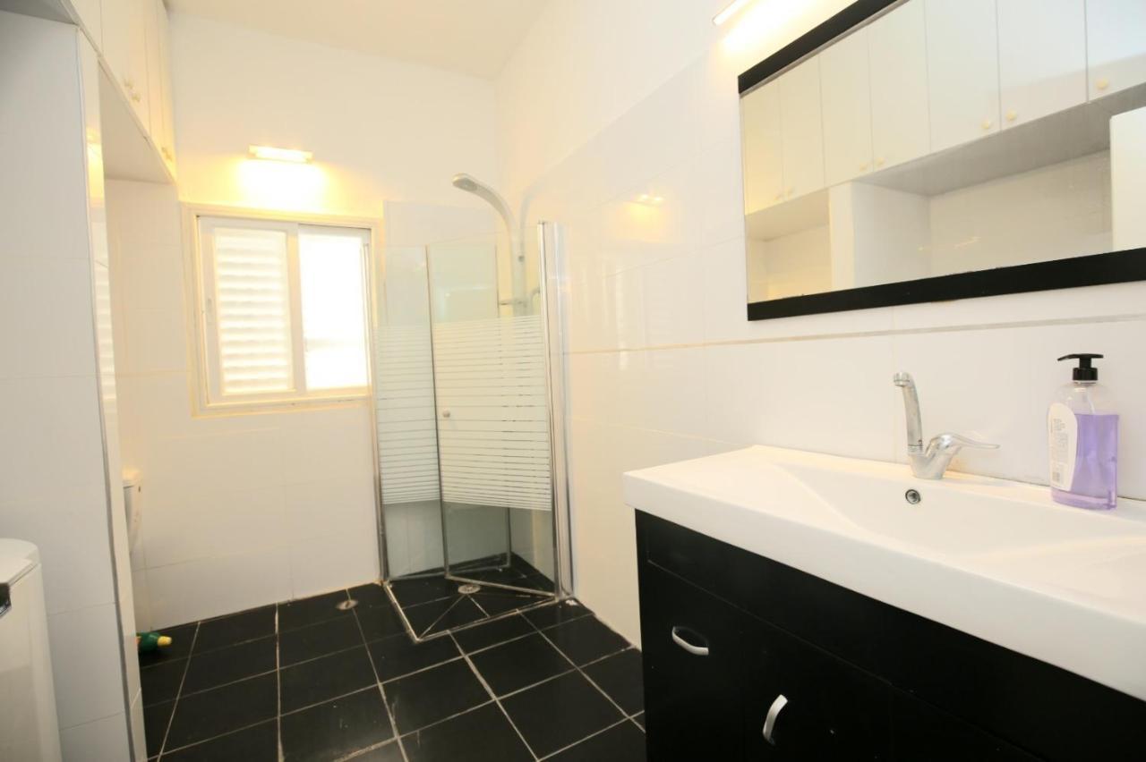 City Center Luxury Apartment In Netanya Esterno foto