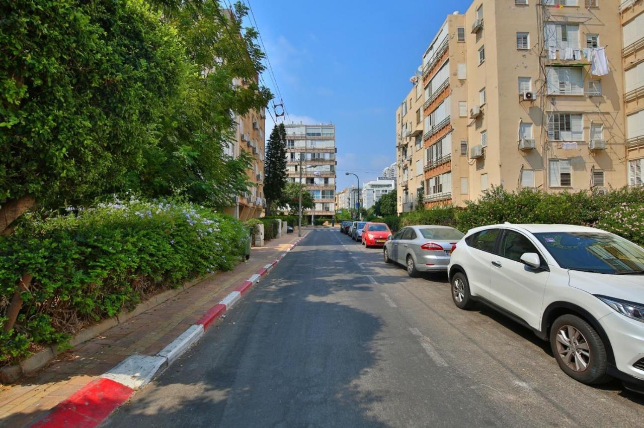 City Center Luxury Apartment In Netanya Esterno foto