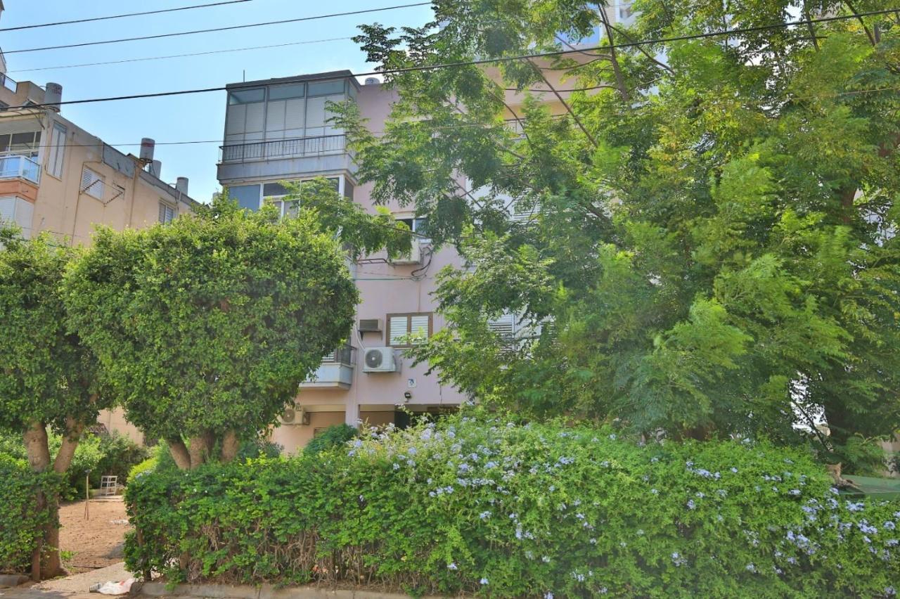 City Center Luxury Apartment In Netanya Esterno foto