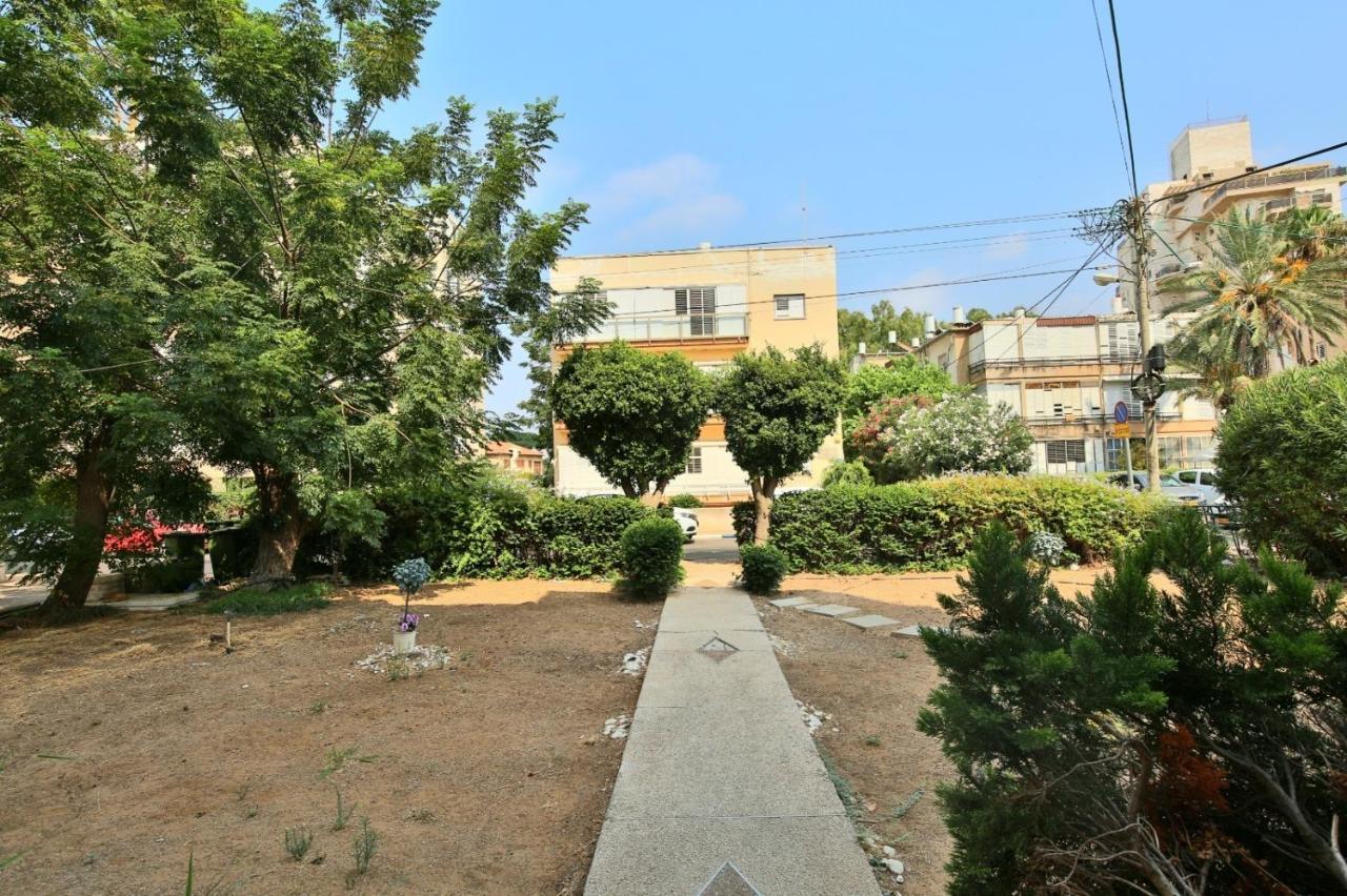 City Center Luxury Apartment In Netanya Esterno foto